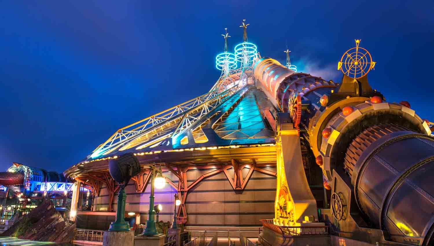 Attractions incontournables Disneyland Paris château et manèges